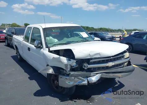 2001 Chevrolet Silverado 1500 Ls z USA, uszkodzony, nr VIN 2GCEC19V611365497